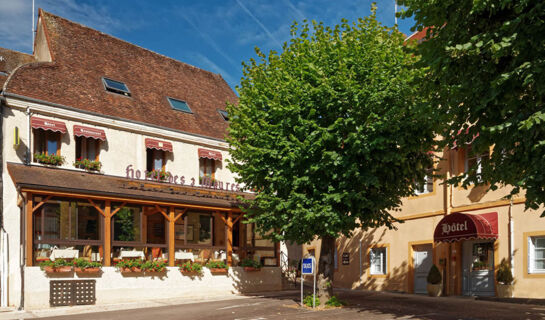 HÔTEL DES TROIS MAURES Couches