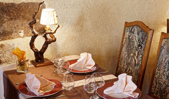 HÔTEL DES TROIS MAURES Couches