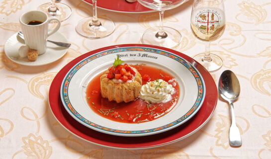 HÔTEL DES TROIS MAURES Couches