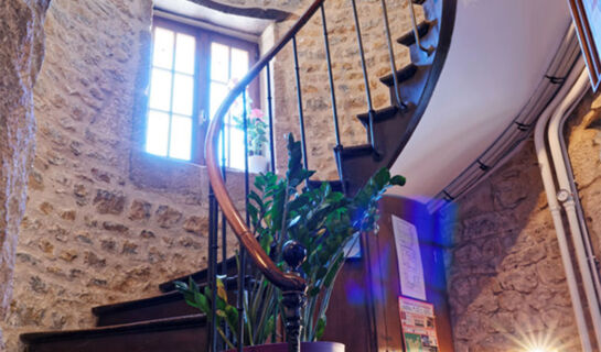 HÔTEL DES TROIS MAURES Couches