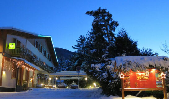 LOGIS HÔTEL LES PEUPLIERS Baratier