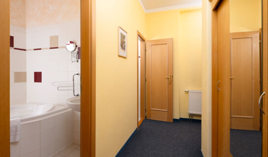 WELLNESS HOTEL JEAN DE CARRO Karlsbad