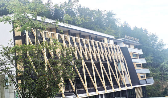 NATURE HOTEL SNOVIK Laze v Tuhinju