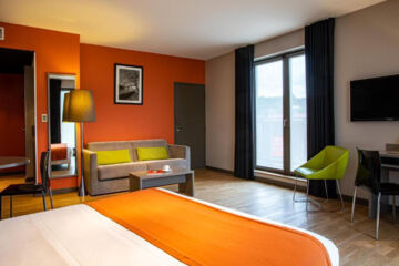 ADONIS LYON DOCK OUEST (B&B) lyon