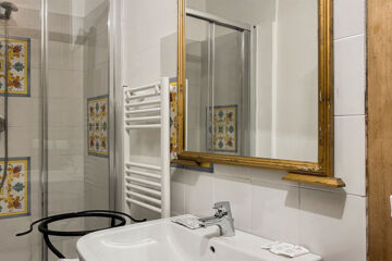 BORGO SAN VALENTINO HOTEL DIFFUSO Casteldilago