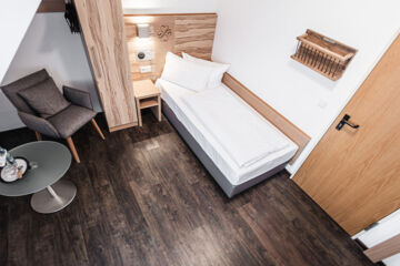 LANDIDYLL HOTEL ZUM ALTEN SCHLOß Kirchensittenbach